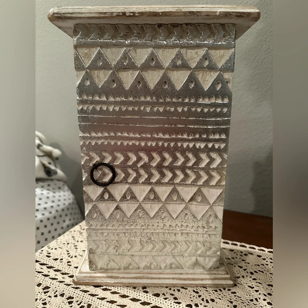 Silver Geometric Patterned Decorative Key Box